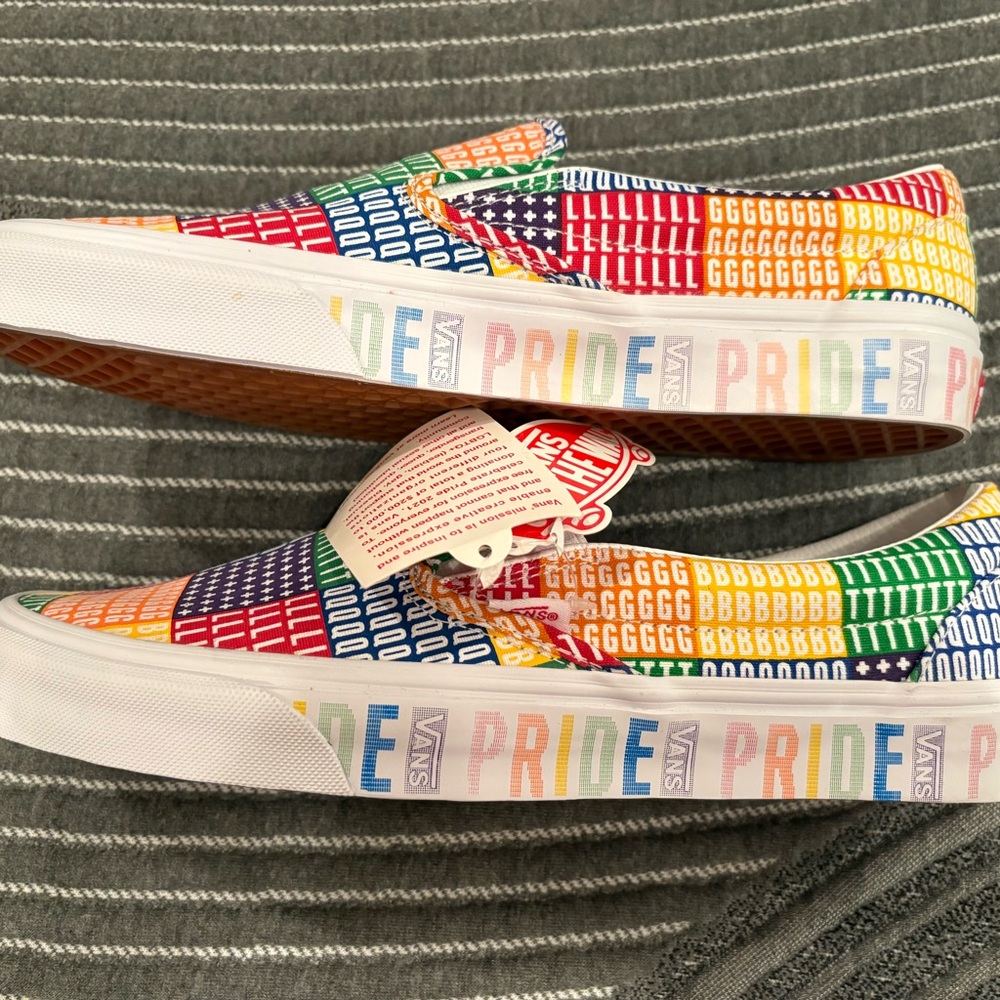 Vans Pride Slip-On Shoes. Size 9.5 - Picture 2 of 6